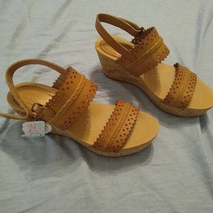 Baretraps sandals size 7 1/2m